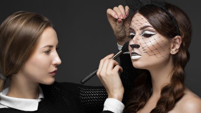 Visagist und Make up Artist umfangreiche Ausbildung